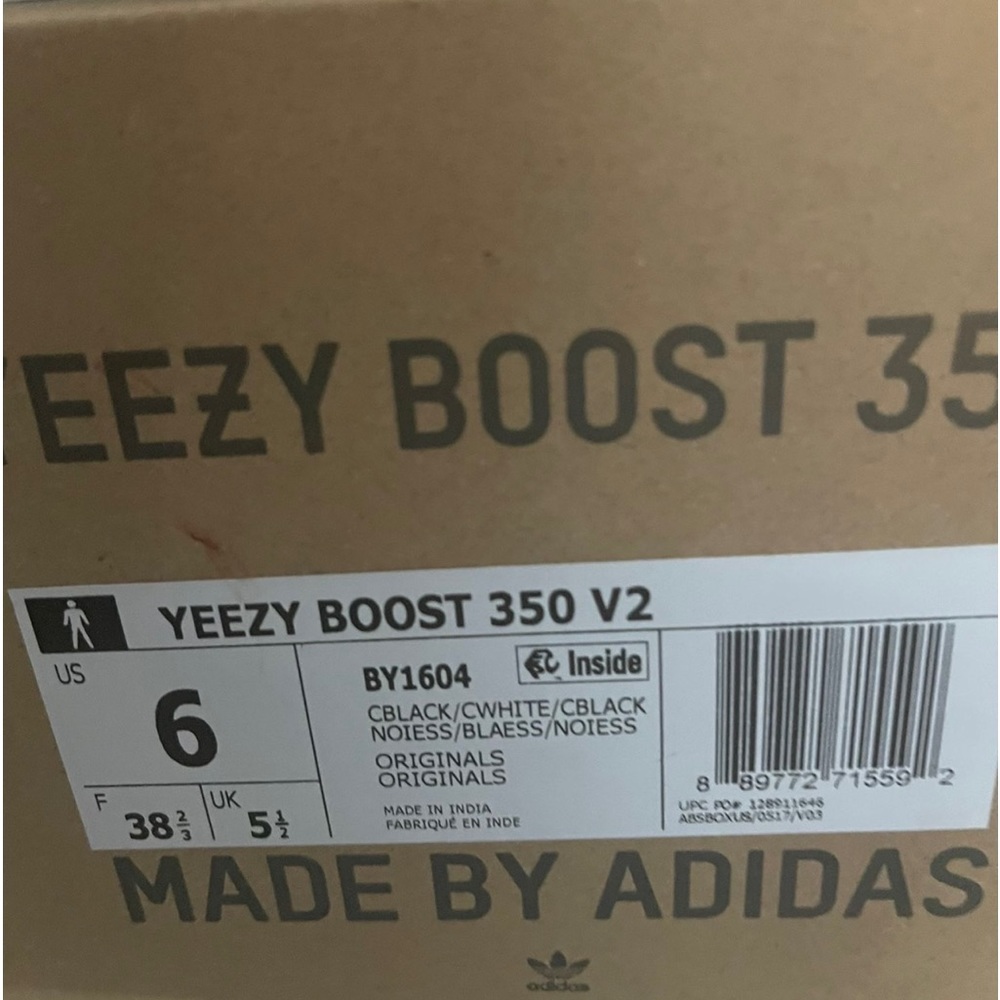 Yeezy Boost 350 V2. Black/white Size 6